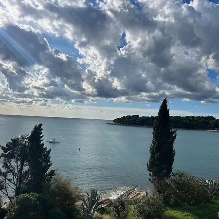 Apartmán With A Sea View Pula