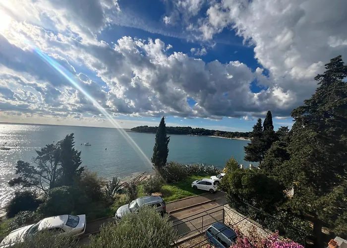 With A Sea View Apartamento Pula