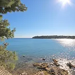 With A Sea View Apartmán *
