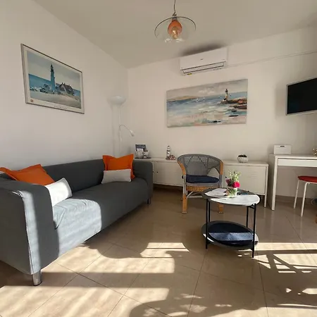 דירה With A Sea View *
