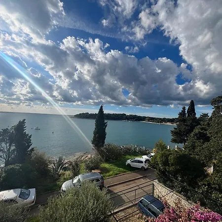 With A Sea View דירה פולה