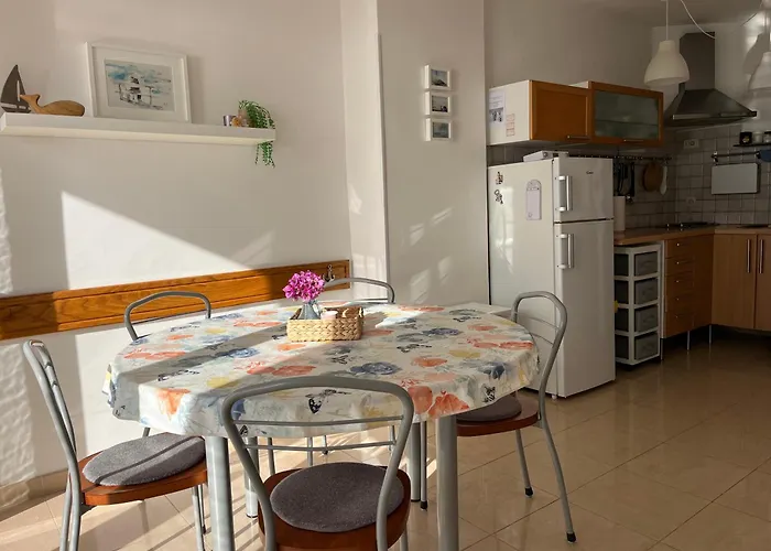 With A Sea View * Póla