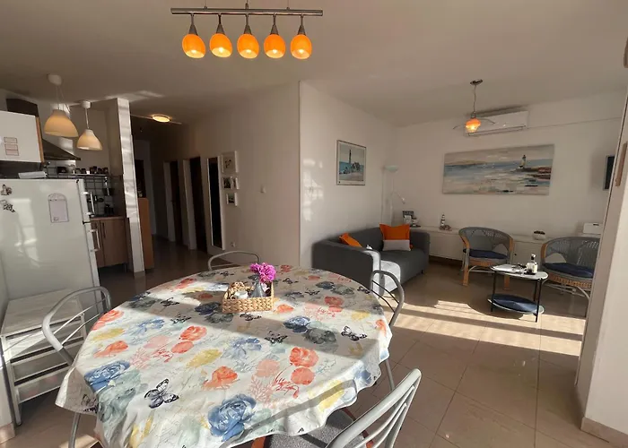 With A Sea View Apartman