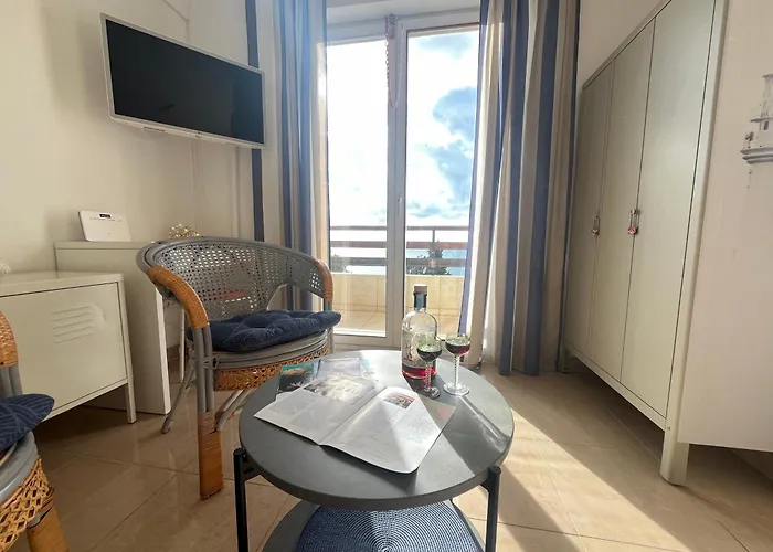 Apartman With A Sea View Póla