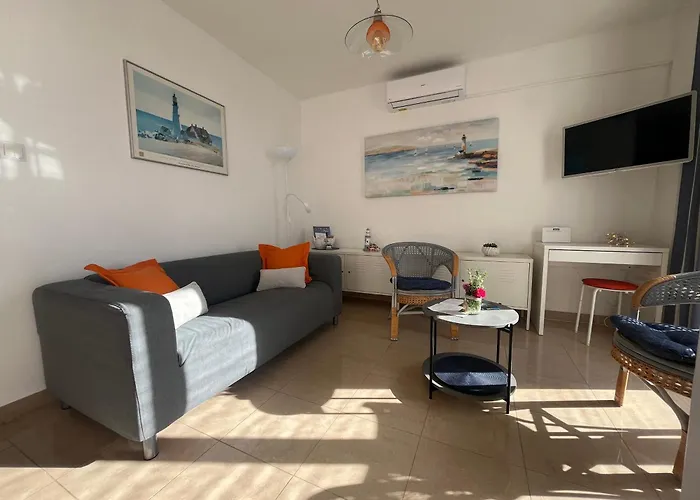 Apartman With A Sea View *