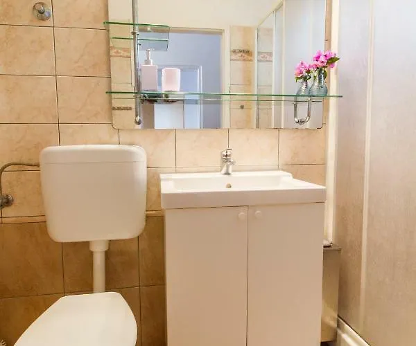 With A Sea View Apartman *