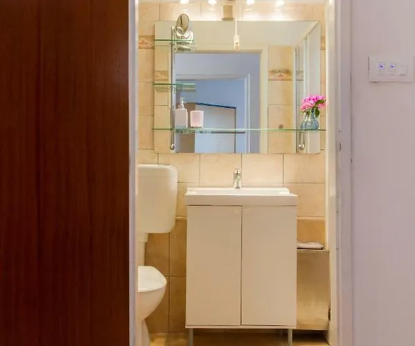 With A Sea View * Póla